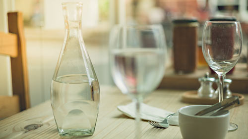 Come capire se l’acqua servita al ristorante è di qualità